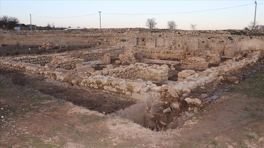 Hadrianopolis Antik Kenti'ndeki Roma Kalesi gün yüzüne çıkarılıyor