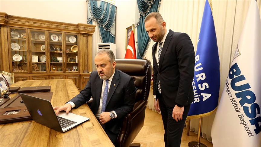 Bursa Büyükşehir Belediye Başkanı Aktaş'ın "Yılın Fotoğrafları" oylamasındaki tercihi "Masumiyet"