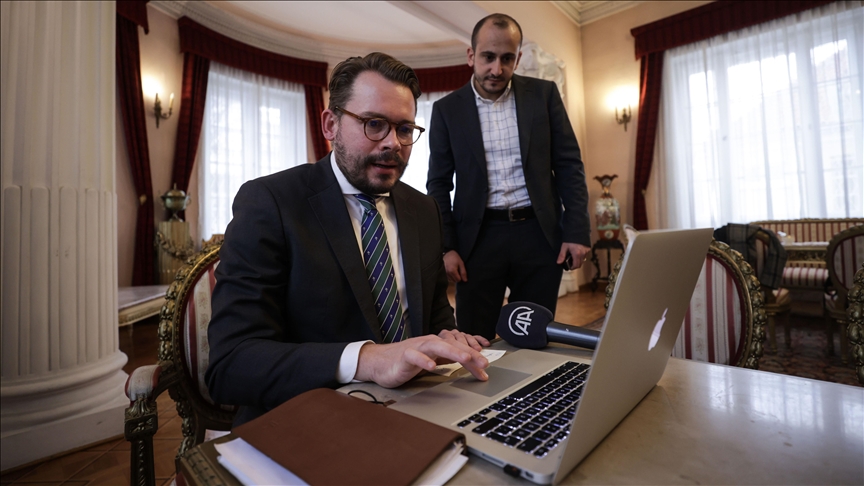 Polonya'nın Ankara Büyükelçiliği Maslahatgüzarı Sadowski'nin tercihi "Ateş hattında" oldu