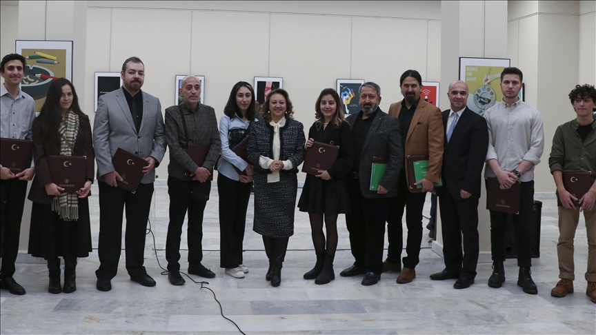 Kültür ve Turizm Bakanlığının "Genç Sanat: 5. Afiş Tasarım Yarışması"nda ödüller sahiplerini buldu