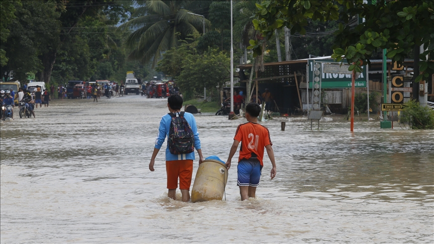 Death toll from floods in Philippines soars to 25