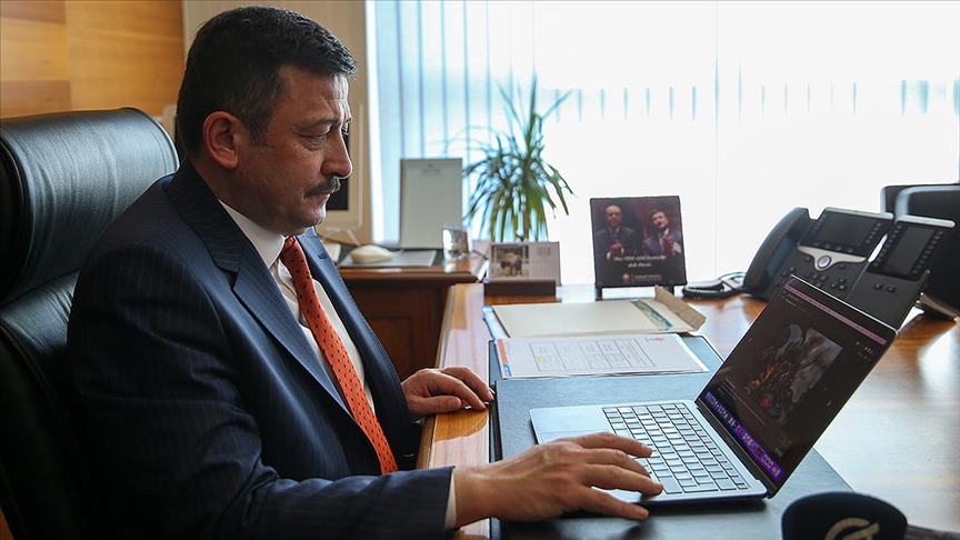 AK Parti Genel Başkan Yardımcısı Dağ, "Yılın Fotoğrafları" oylamasında "Savaşın yüzü"nü tercih etti