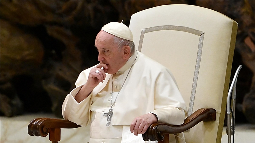 Over hoved og skulder Rodet sammenbrud Pope Francis says his predecessor Benedict is 'very ill,' asks for prayers