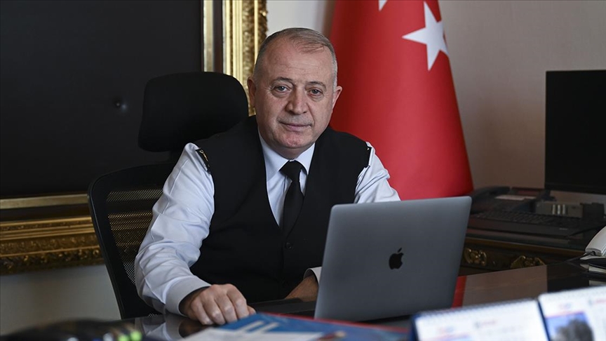 İstanbul Jandarma Komutanı Tümgeneral Topcu'nun "Yılın Fotoğrafları" oylamasındaki tercihi "Havadan müdahale"