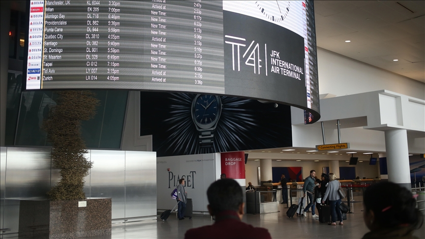 US mulls new COVID-19 precautions for travelers from China