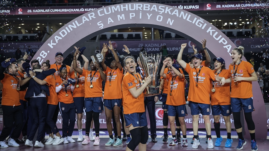 Basketbolda 28. Kadınlar Cumhurbaşkanlığı Kupası'nı ÇBK Mersin Yenişehir Belediyesi kazandı 
