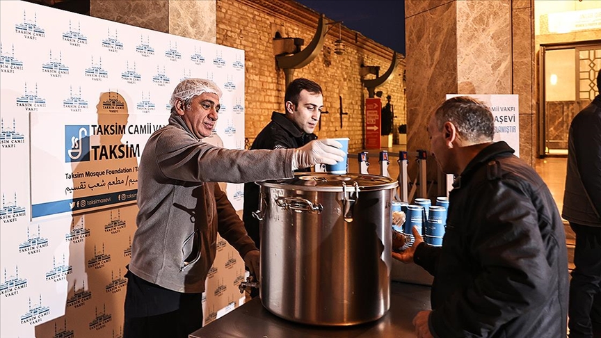 Taksim Camii Aşevi hizmete başladı