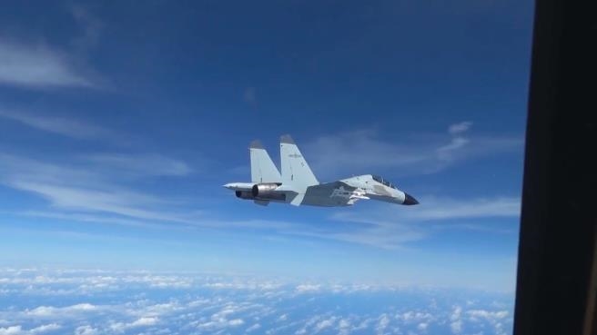 US pilot forced to move to avoid collision with Chinese jet over South China Sea