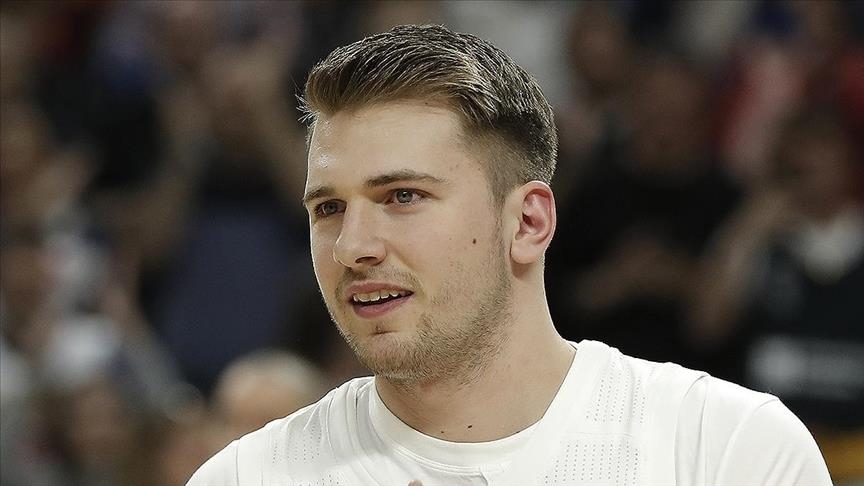 NBA'de Luka Doncic'in "triple-double"ı Mavericks'e galibiyeti getirdi