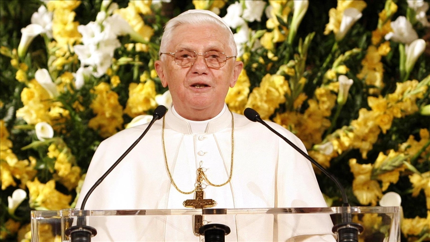 Vatikan: Bivši papa Benedikt XVI preminuo u 96. godini