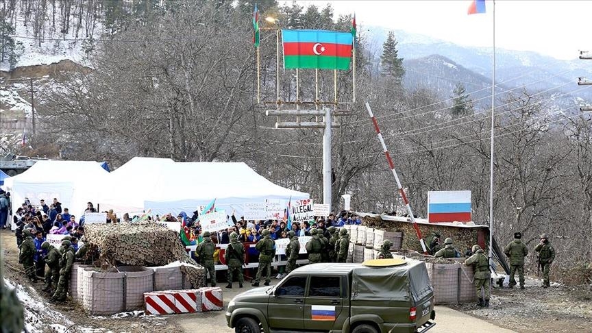 В Азербайджане экоактивисты продолжают акцию на дороге Ханкенди-Лачин
