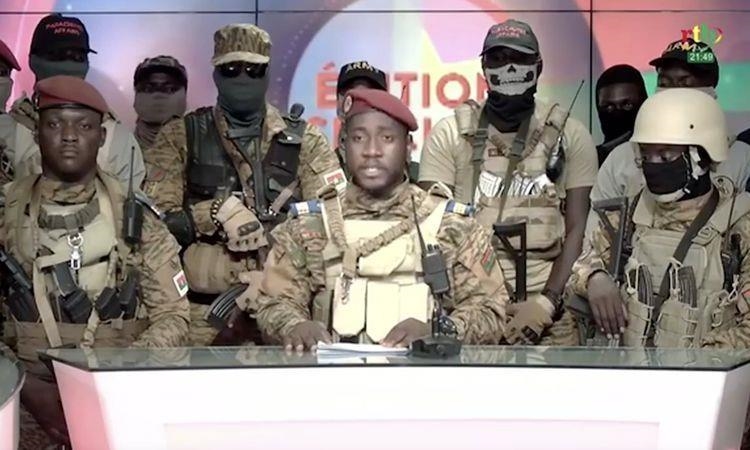 Le Président burkinabè accorde la grâce à plus de 950 détenus