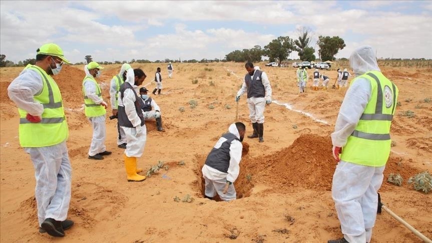 Libia exhuma 18 cuerpos de fosa común en Sirte, ciudad recuperada de las fuerzas de Jalifa Khaftar
