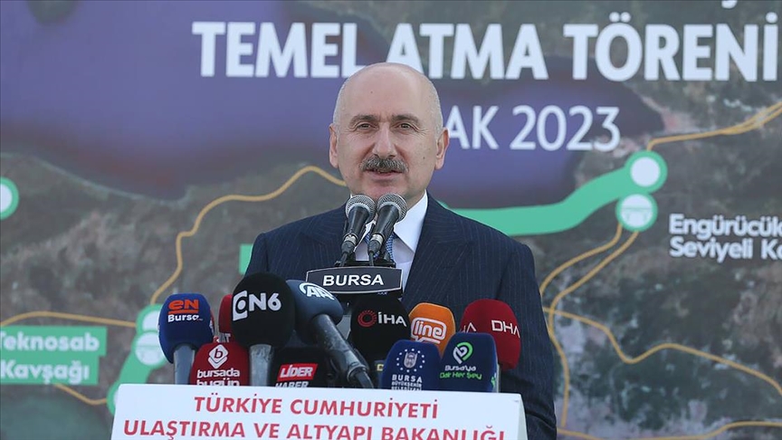 Karaismailoğlu: Bazıları laf üretirken biz iş üretme ve hizmet etme yolunda yürüyüşümüzü sürdürmeye devam ediyoruz