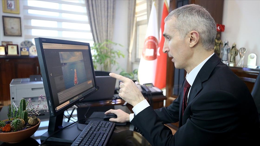 Kahramanmaraş Cumhuriyet Başsavcısı Çelik'in AA'nın "Yılın Fotoğrafları" oylamasında tercihi "Gün ışığı ağları" oldu