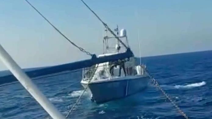 Türkiye staves off Greek coast guard patrol boat harassing Turkish fishing boats
