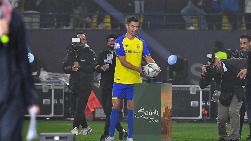 صفقة رونالدو.. مكاسب اقتصادية واستثمار للسعودية (تحليل)