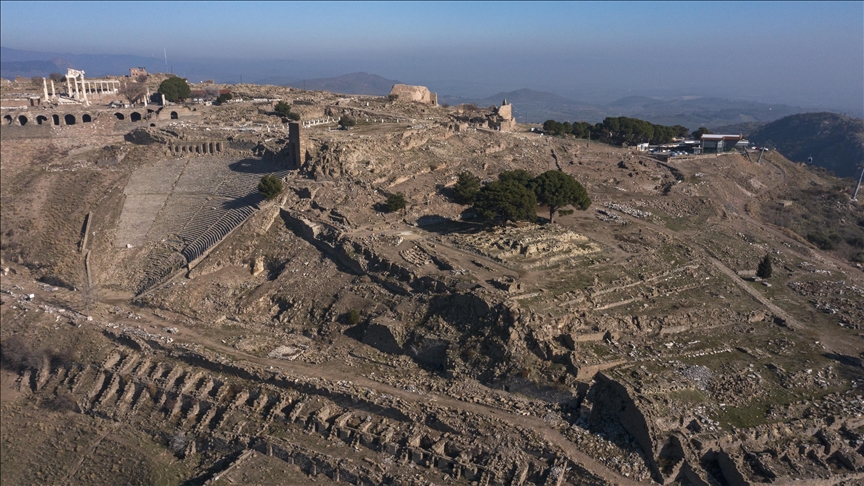 Alman müsteşarın Bergama Sunağı çağrısı için "vicdanın sesi" yorumu
