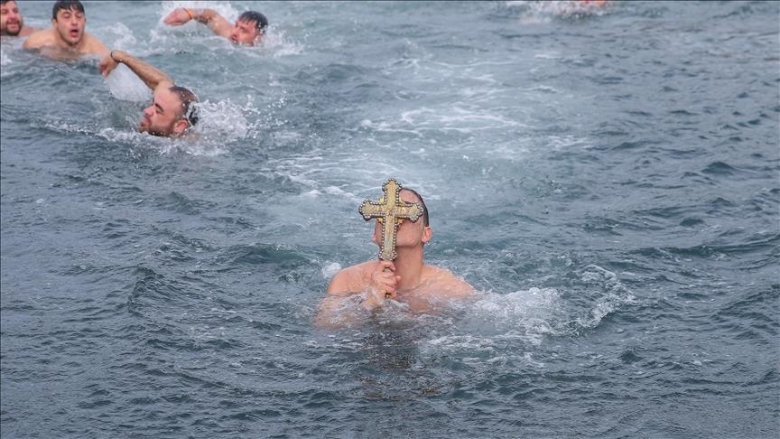 Istanbul's Orthodox community marks Epiphany with dives