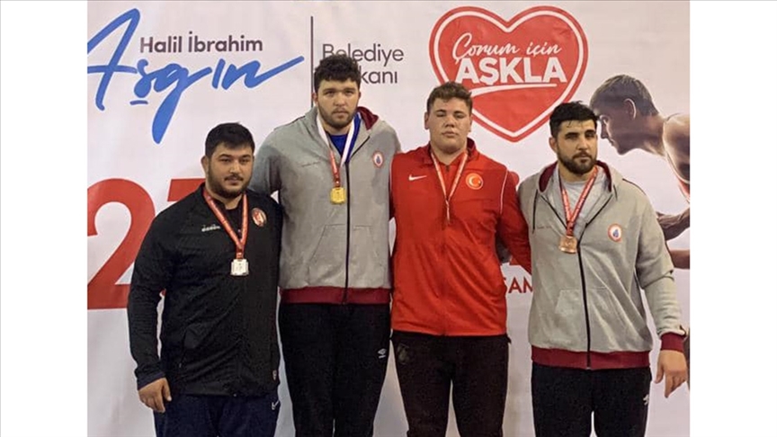 Edirneli güreşçi doktor raporuyla katıldığı Türkiye şampiyonasında bronz madalya kazandı