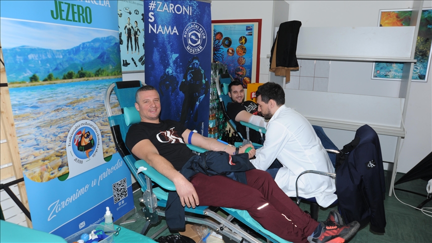 Ronioci Ronilačkog kluba Mostar darivali krv 