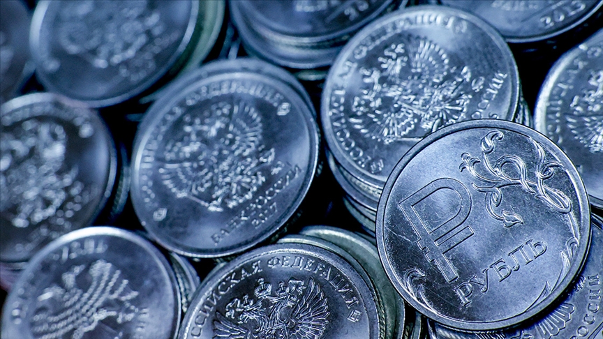 Rusya'da bütçe 2022'de 3,3 trilyon ruble açık verdi