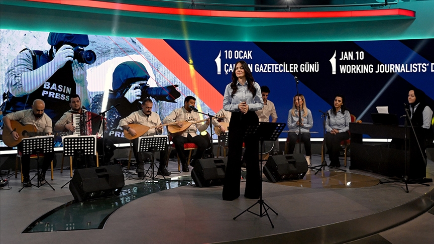 'Anadolu Müzik Grubu' ilk konserini mesai arkadaşlarına verdi
