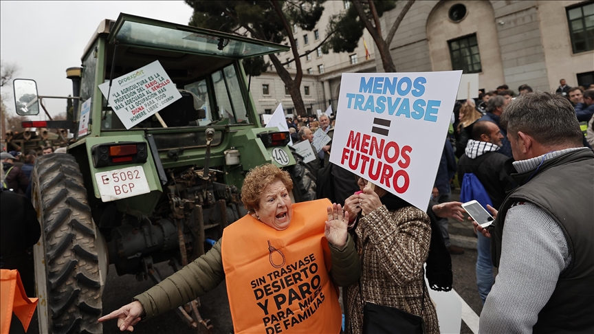 Farmers protest Madrid’s water conservation plan for Tagus river