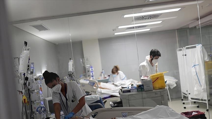 In Spain, emergency rooms overflow, patients wait days to be admitted