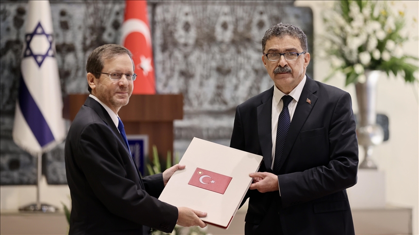 Ambasadori i Türkiye-s në Tel Aviv i dorëzon letrat kredenciale presidentit izraelit