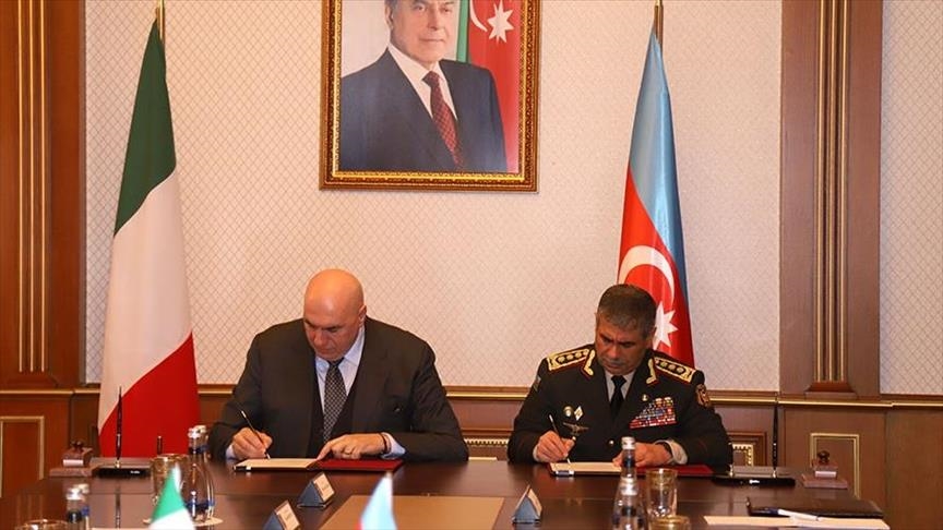 L'Azerbaïdjan et l'Italie envisagent de renforcer leur coopération militaire