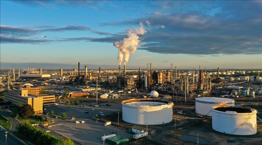 Oil prices up over fears of weak oil demand in US