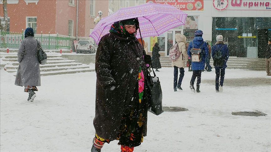 В Таджикистане из-за аномальных холодов вновь  продлевают зимние каникулы