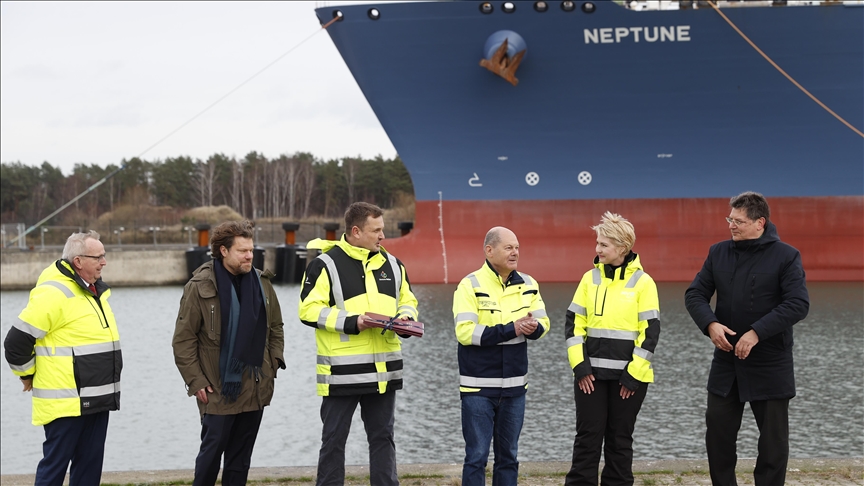 Alemania inaugura su primera Unidad Flotante de Almacenamiento y Regasificación de gas natural licuado privada