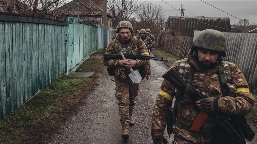 La France qualifie les frappes russes en Ukraine de « crimes de guerre »