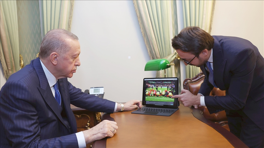 Photos de l'année d'Anadolu : Erdogan a voté pour la photo des Lions de l'Atlas "prosternation de gratitude''
