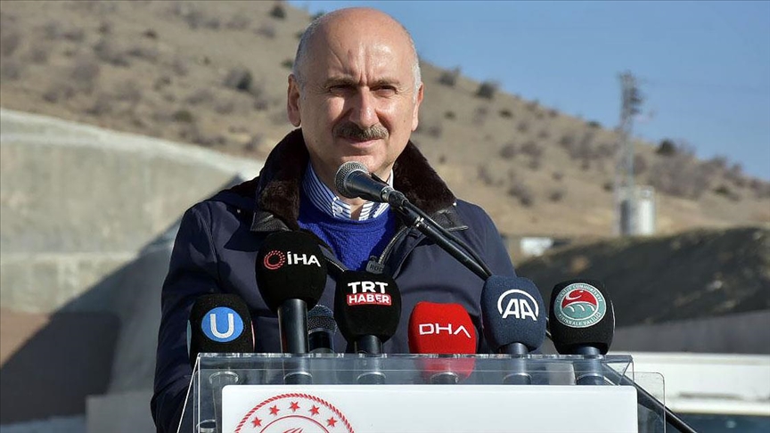 Bakan Karaismailoğlu: Ankara-Sivas hattı Türkiye'nin aydınlık geleceğinin en önemli nişanelerinden biri