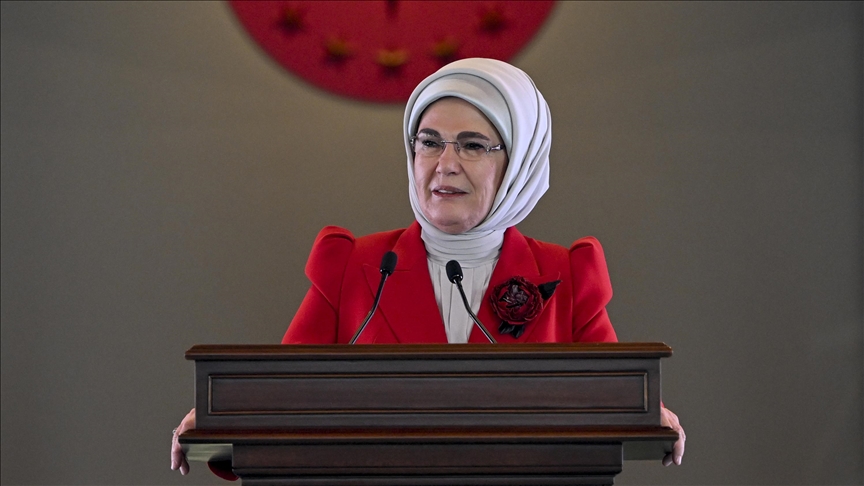 Emine Erdoğan: Bugün etkili adımlar atmazsak üzerinde barış ve adaleti tesis edebileceğimiz bir yaşam alanı kalmayacak