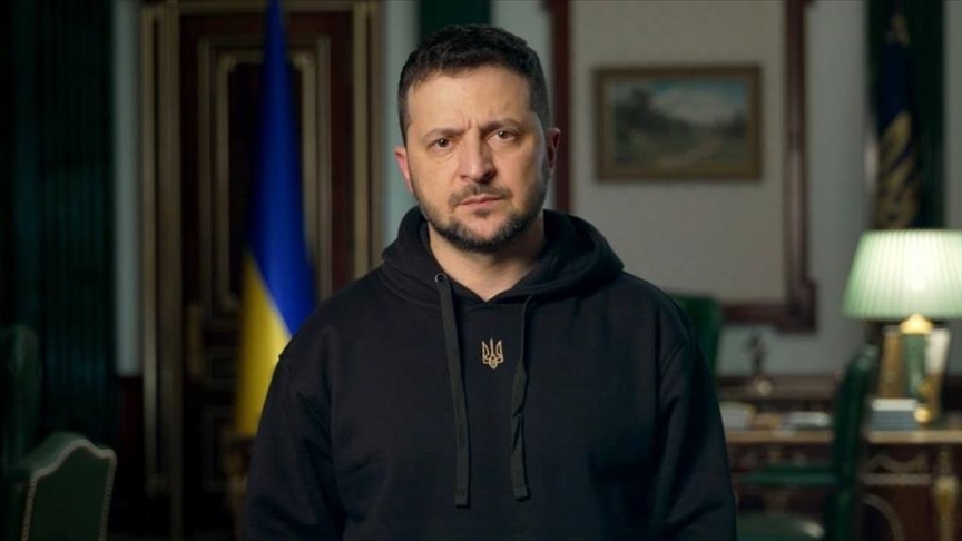 Зеленский: Украина вернет свое и своих