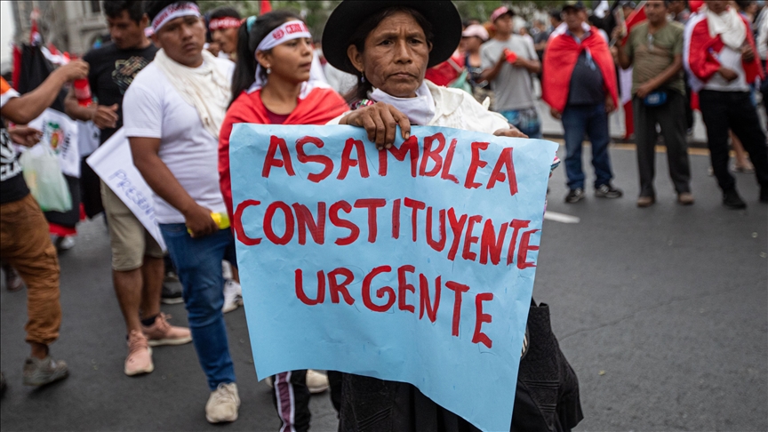 Los trabajadores del Perú convocan una huelga nacional para exigir la dimisión de la presidente Boluarte