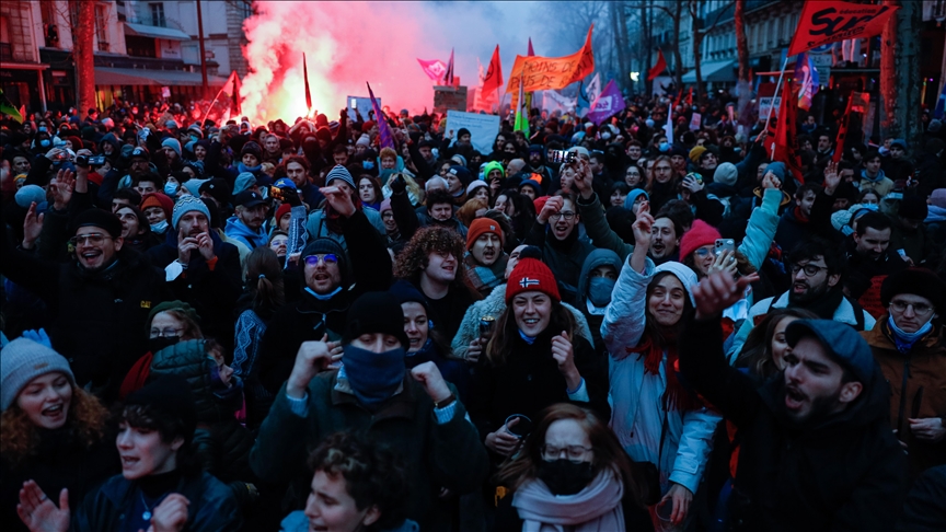 2M protest in France against plans to raise retirement age