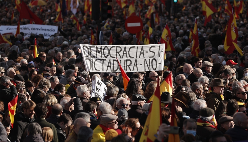 Tens of thousands take to Madrid streets in anti-government protest