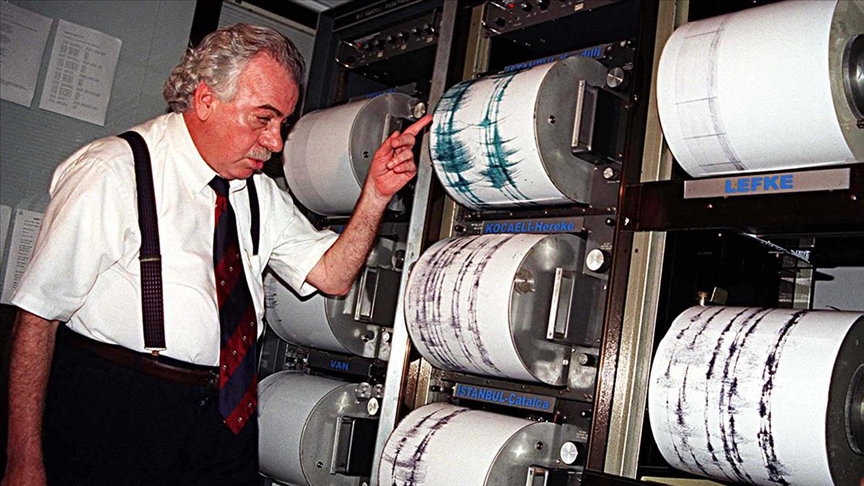 Türk halkının "Deprem Dedesi" Ahmet Mete Işıkara, vefatının 10. yılında anılıyor