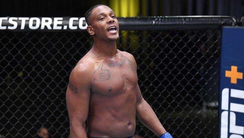 Джамал Хилл стал чемпионом UFC в полутяжелом весе