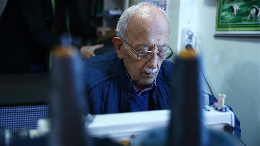 İğne ipliği 67 yıldır elinden düşürmüyor 