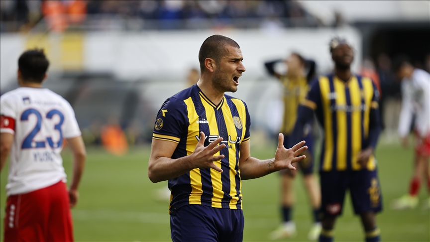 MKE Ankaragücü, Eren Derdiyok ile yollarını ayırdı