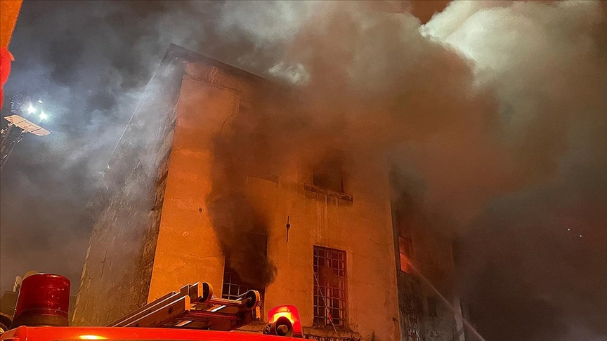 Surp Pırgiç Ermeni Katolik Kilisesi'ndeki yangında 2 kişi öldü