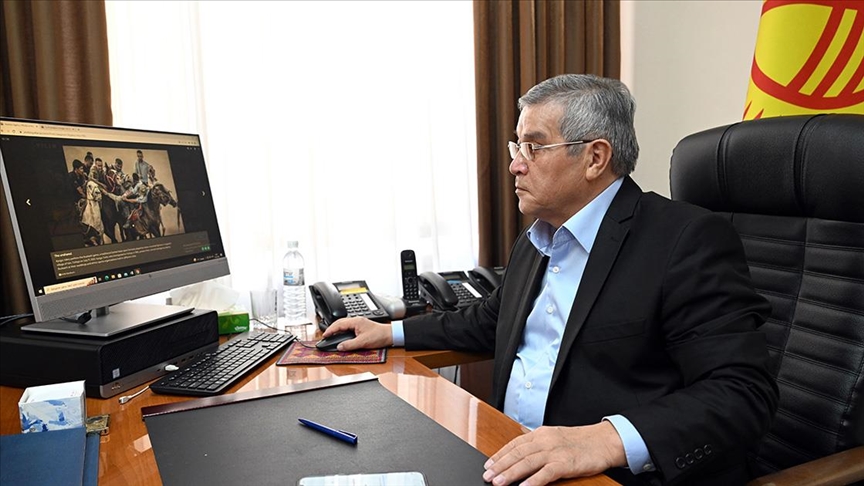 Kırgızistan Devlet Sekreteri Kasmambetov'un "Yılın fotoğrafları" oylamasında tercihi "Kökbörü" oldu