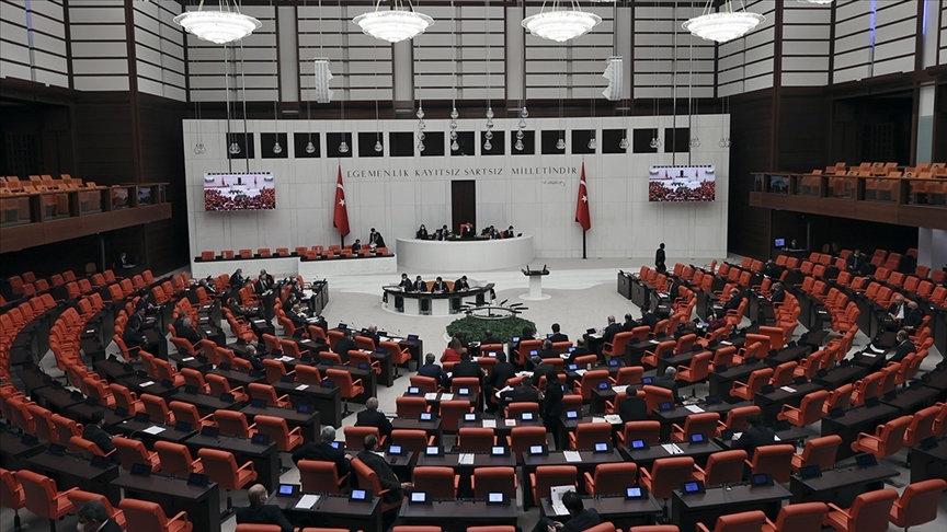 50/d'li araştırma görevlilerinin kadroya alınmasını da içeren kanun teklifi, komisyonda kabul edildi