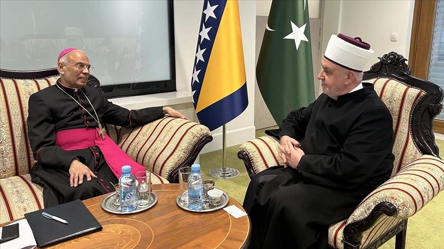 Reisul-ulema Kavazović razgovarao s apostolskim nuncijem: Mi vrlo često pomažemo i izgradnju crkava